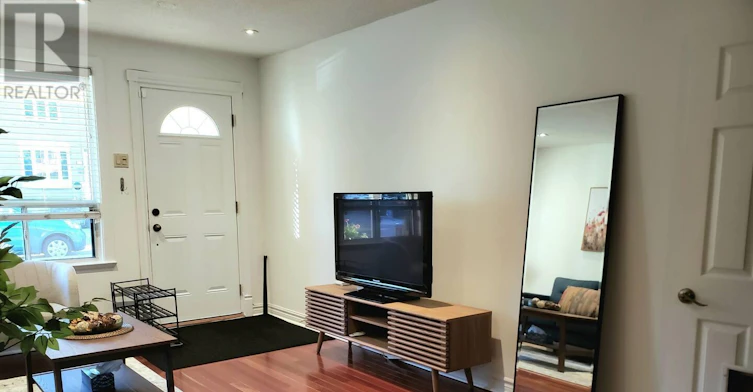 29 Dunkirk Road, Toronto, ON, M4C 2M1