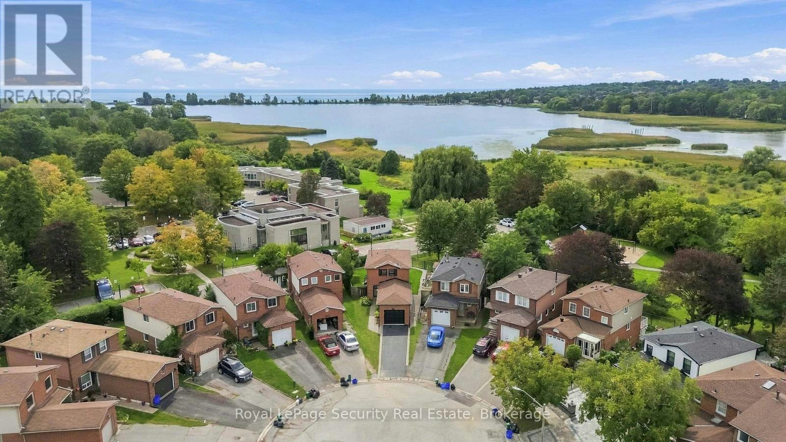 1177 Tanzer Court, Pickering, ON, L1W 3S7