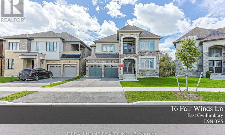 16 Fair Winds Lane