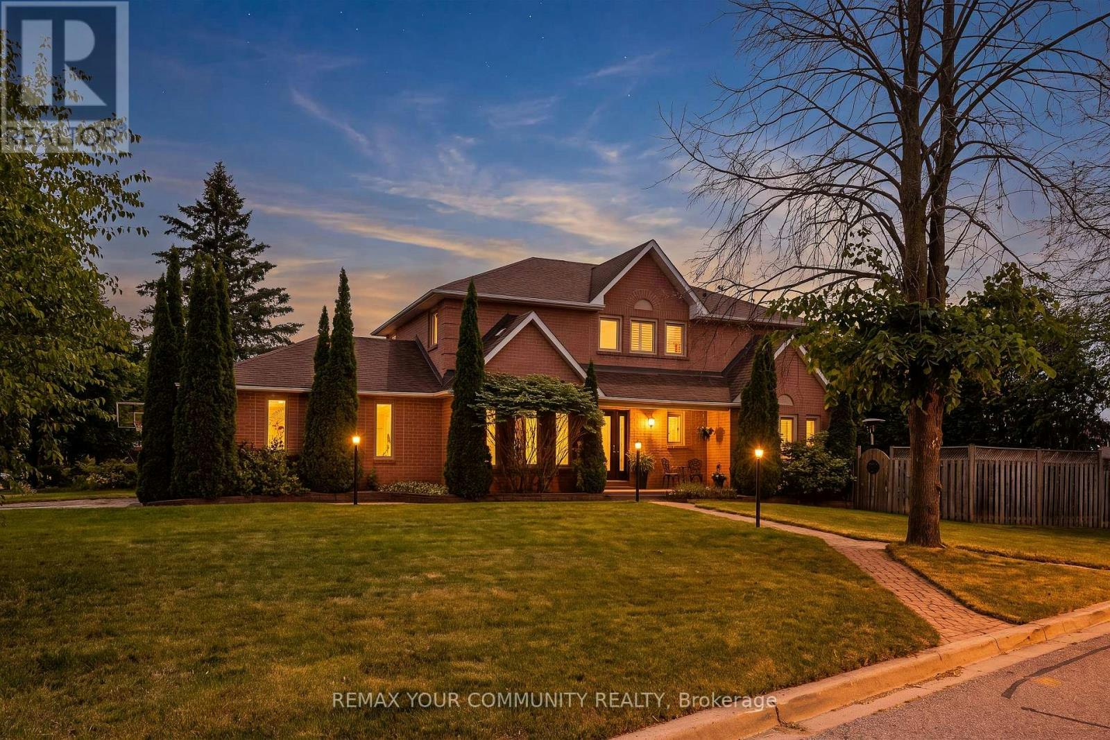 68 Autumn Way, Aurora, ON, L4G 4P4