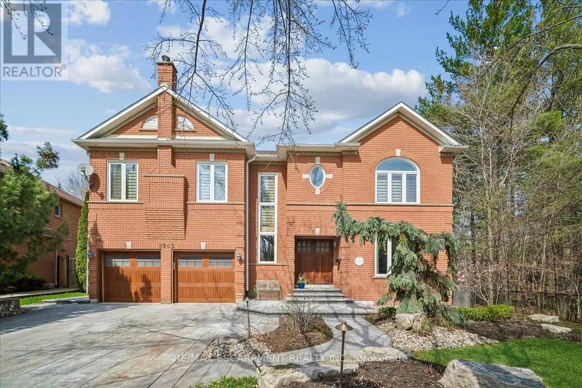 2203 Winding Woods Drive, Oakville, ON, L6H 5T9