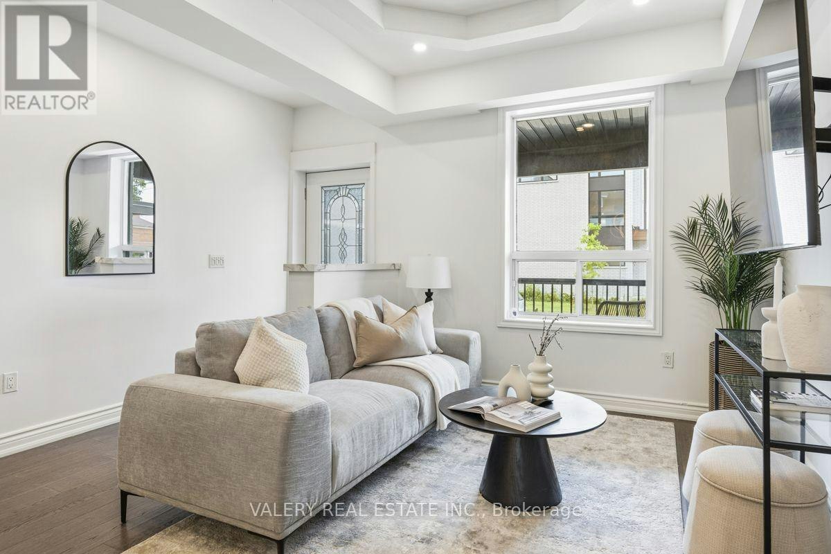 UPPER-219 Mcroberts Avenue, Toronto, ON, M6E 4P3 - 4
