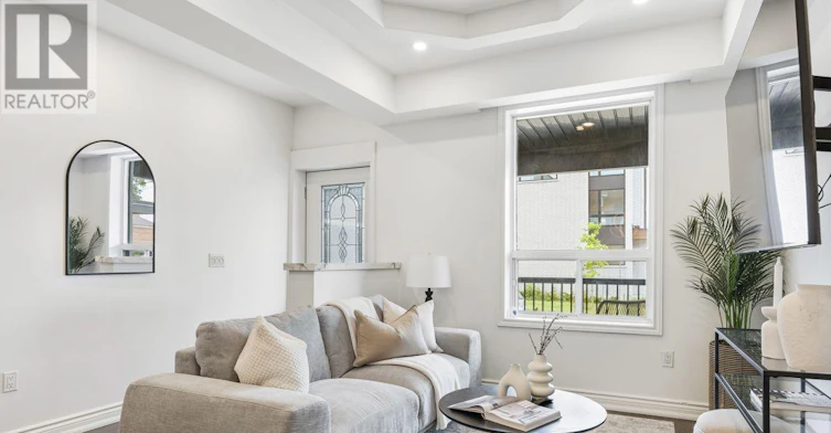 UPPER-219 Mcroberts Avenue, Toronto, ON, M6E 4P3 - 4