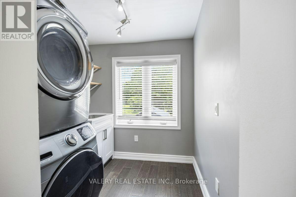 UPPER-219 Mcroberts Avenue, Toronto, ON, M6E 4P3 - 17