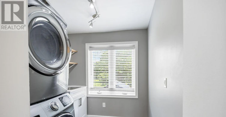 UPPER-219 Mcroberts Avenue, Toronto, ON, M6E 4P3 - 17