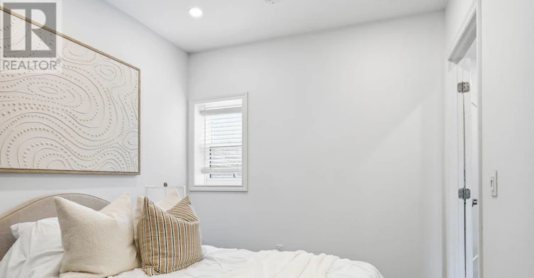 UPPER-219 Mcroberts Avenue, Toronto, ON, M6E 4P3 - 20