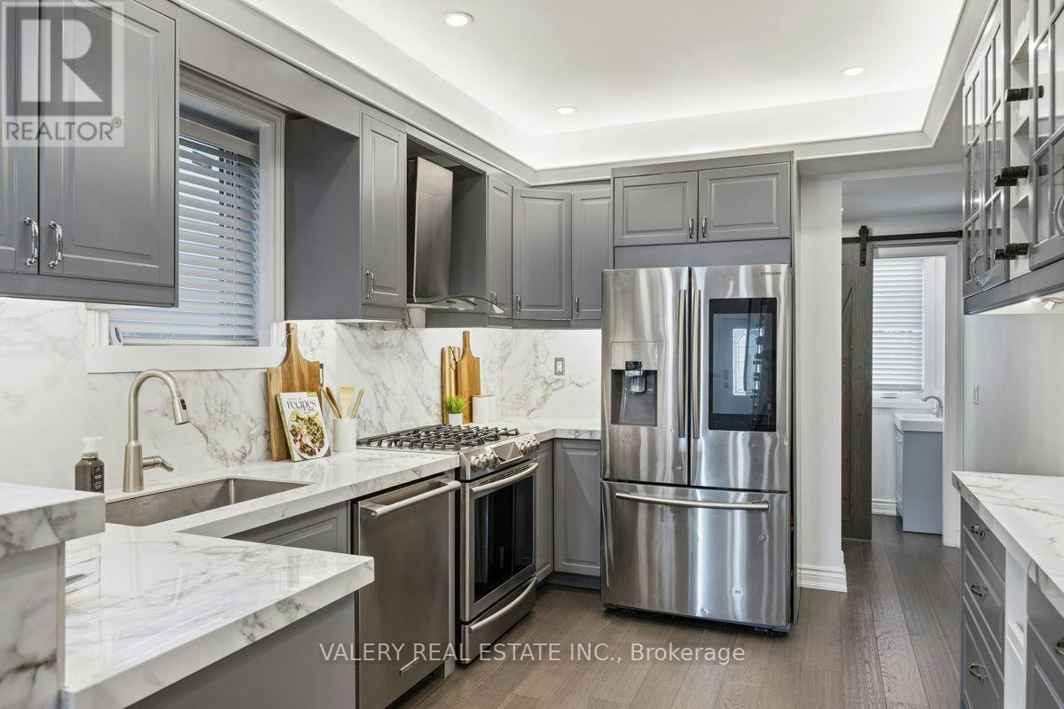 UPPER-219 Mcroberts Avenue, Toronto, ON, M6E 4P3 - 11