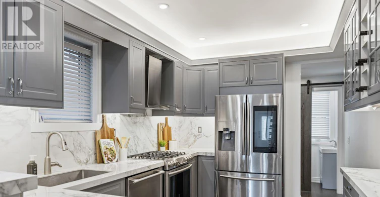 UPPER-219 Mcroberts Avenue, Toronto, ON, M6E 4P3 - 11