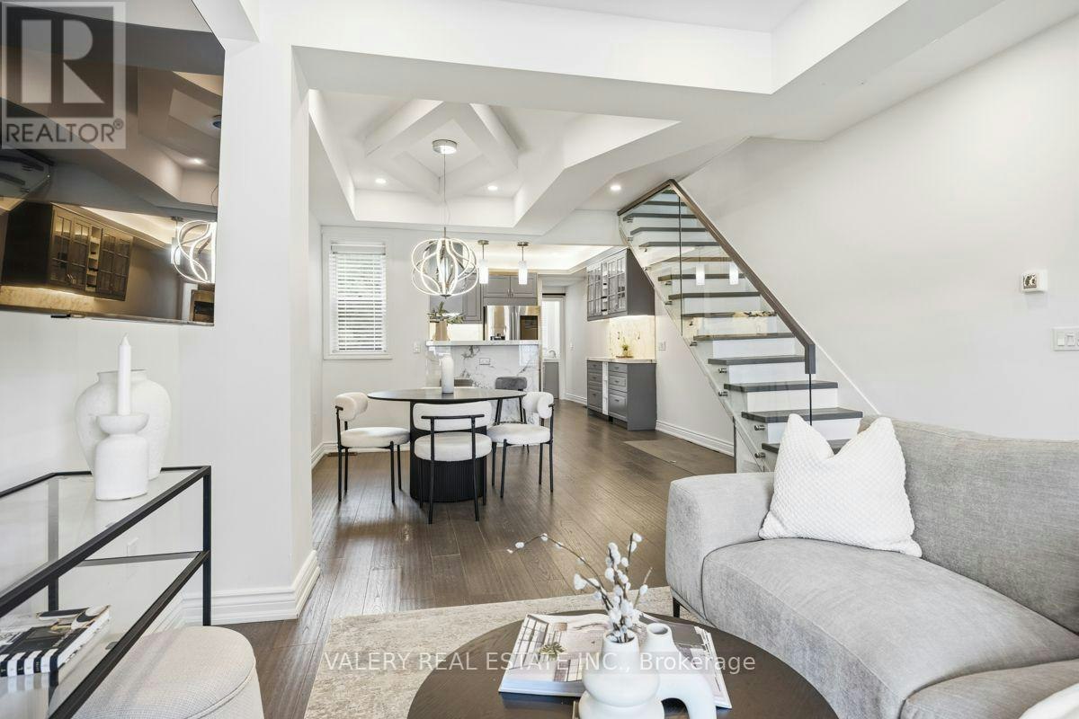 UPPER-219 Mcroberts Avenue, Toronto, ON, M6E 4P3 - 6