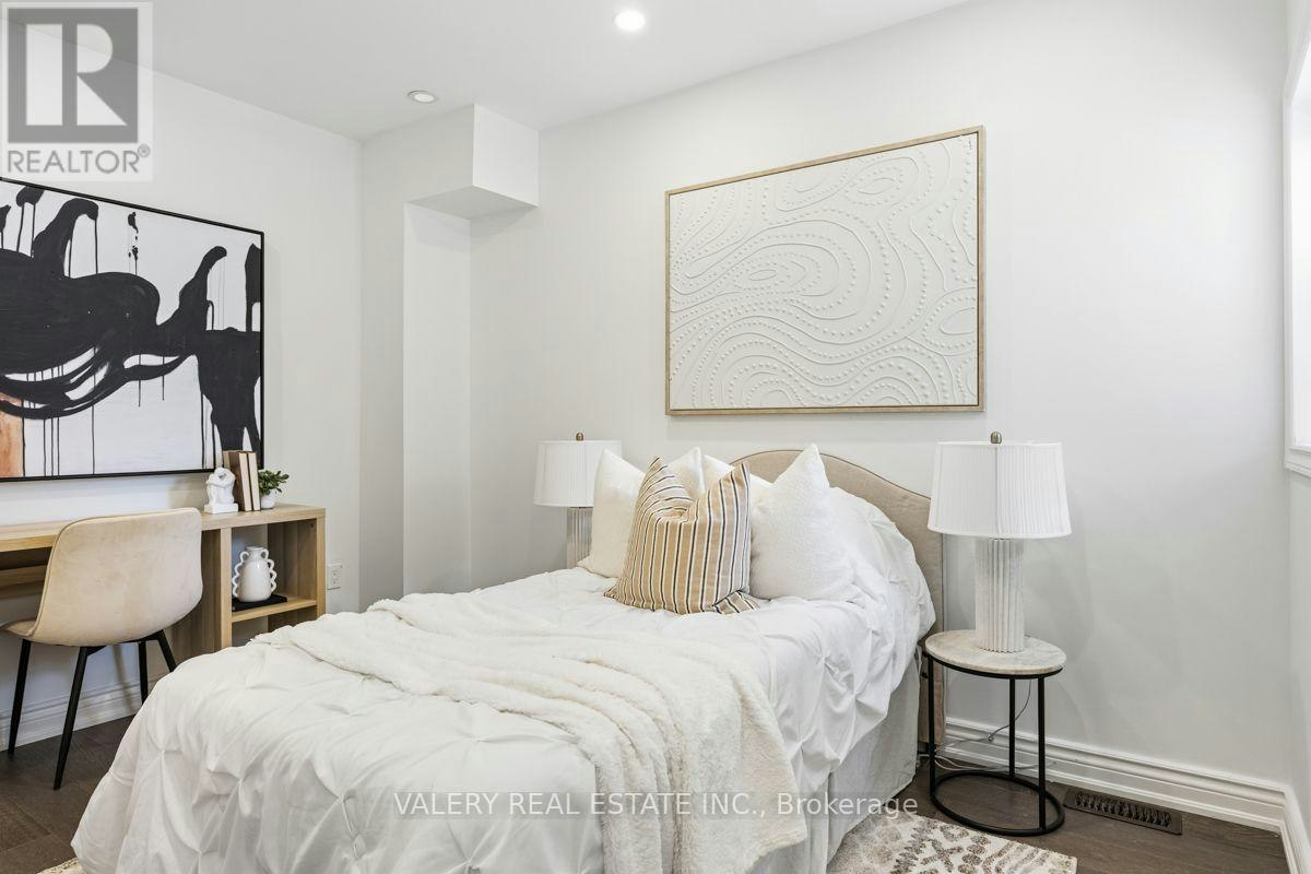 UPPER-219 Mcroberts Avenue, Toronto, ON, M6E 4P3 - 21