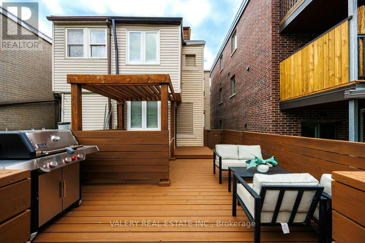 UPPER-219 Mcroberts Avenue, Toronto, ON, M6E 4P3 - 13