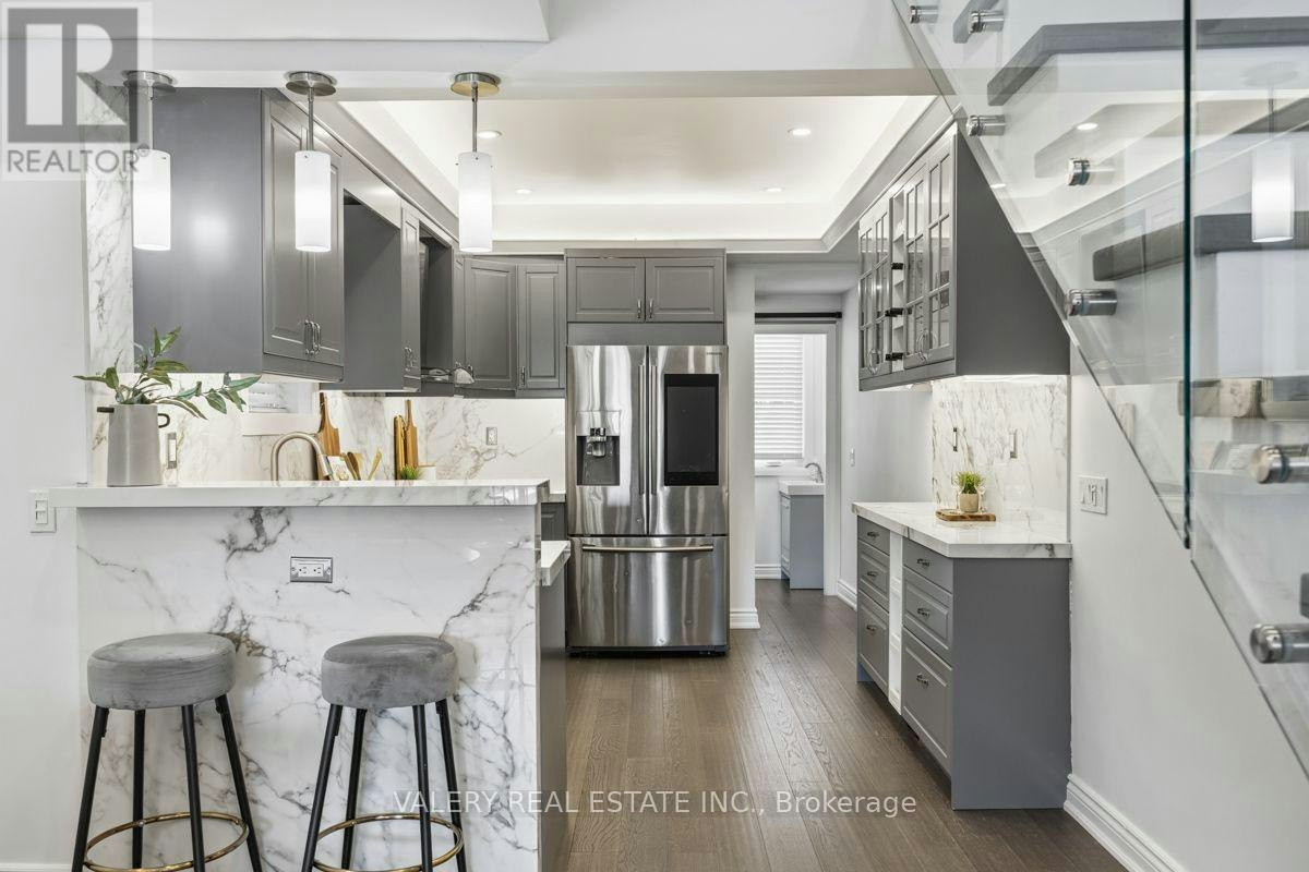 UPPER-219 Mcroberts Avenue, Toronto, ON, M6E 4P3 - 9