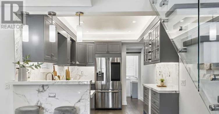 UPPER-219 Mcroberts Avenue, Toronto, ON, M6E 4P3 - 9