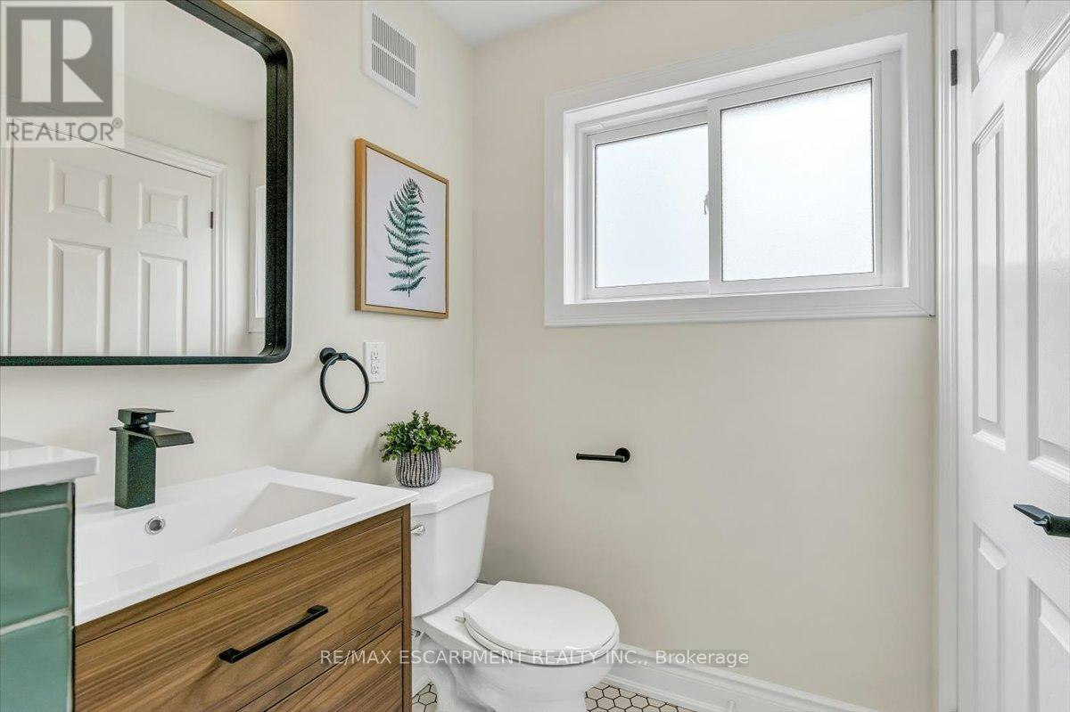 LOWER-58 Columbia Drive, Hamilton, ON, L9C 3Y2 - 6