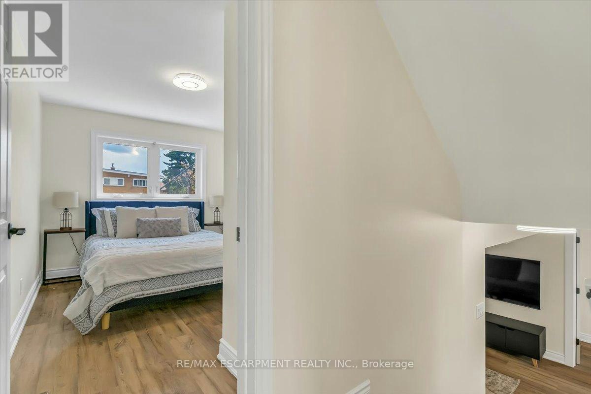 LOWER-58 Columbia Drive, Hamilton, ON, L9C 3Y2 - 7