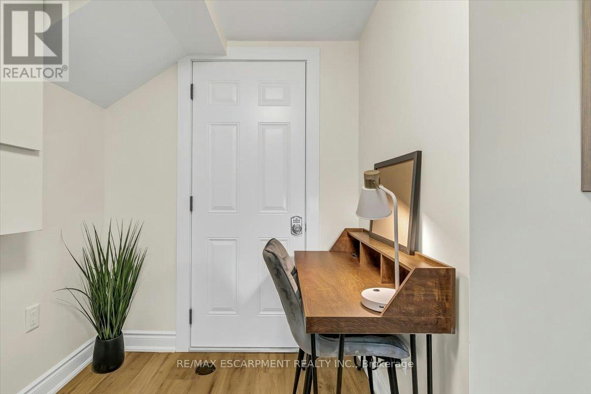 LOWER-58 Columbia Drive, Hamilton, ON, L9C 3Y2 - 18