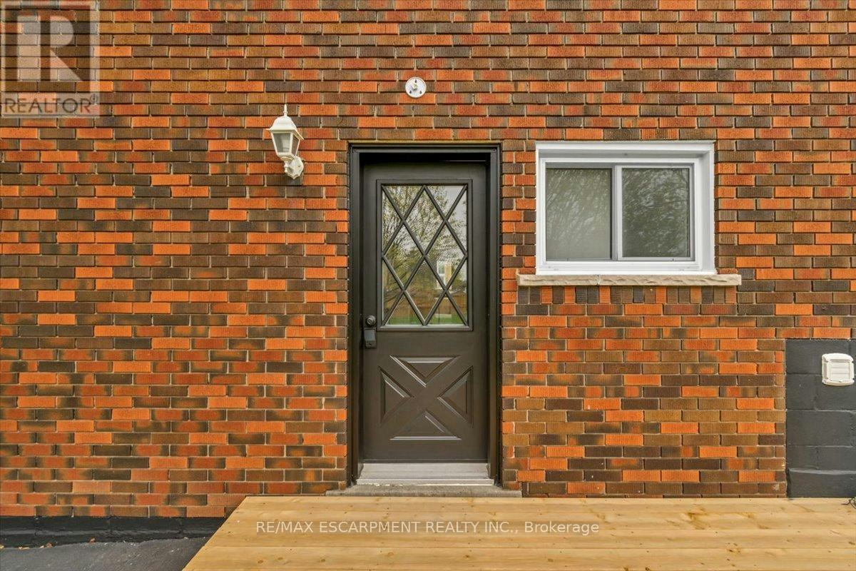 LOWER-58 Columbia Drive, Hamilton, ON, L9C 3Y2 - 3