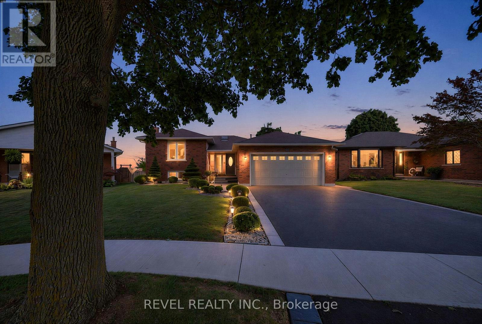 15 Fox Run, Brantford, ON, N3R 7P9