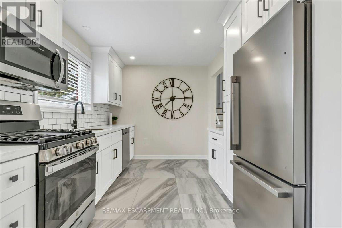 UPPER-58 Columbia Drive, Hamilton, ON, L9C 3Y2 - 8