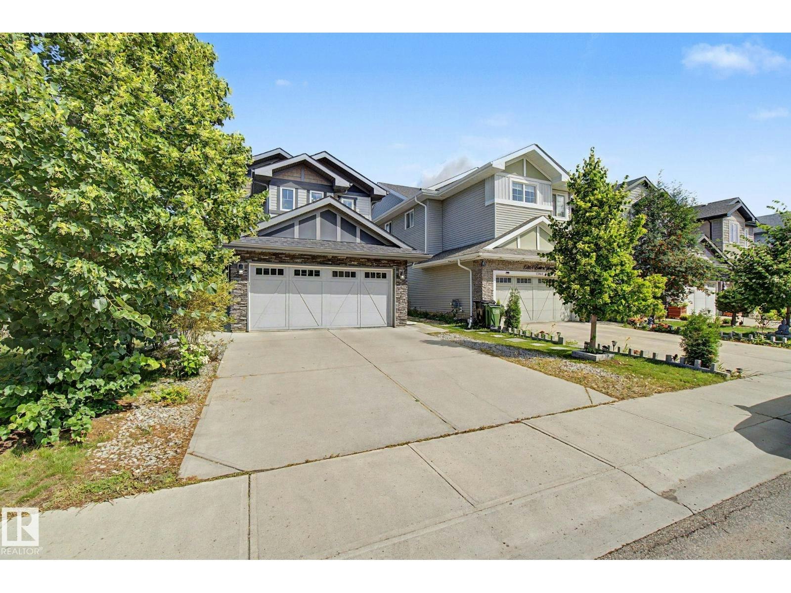 15868 10 Avenue SW, Edmonton, AB, T6W 2H2