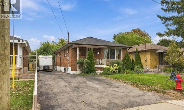 43 Cheryl Avenue