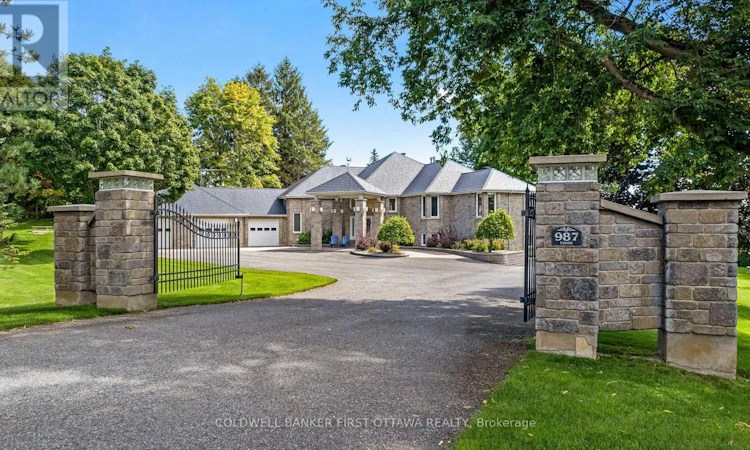 987-1000 Islands Parkway