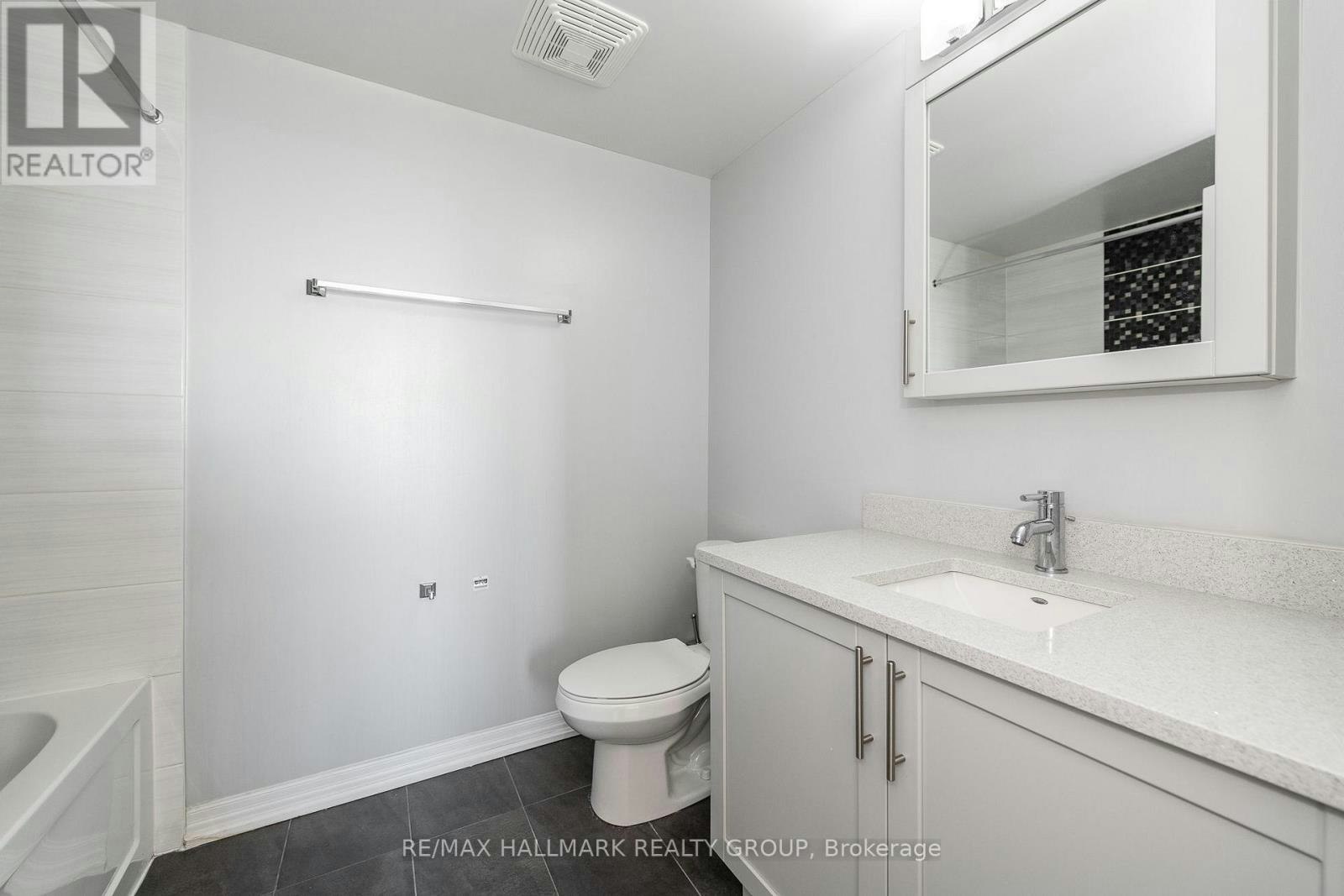 1602-195 Besserer Street, Ottawa, ON, K1N 0B6 - 18