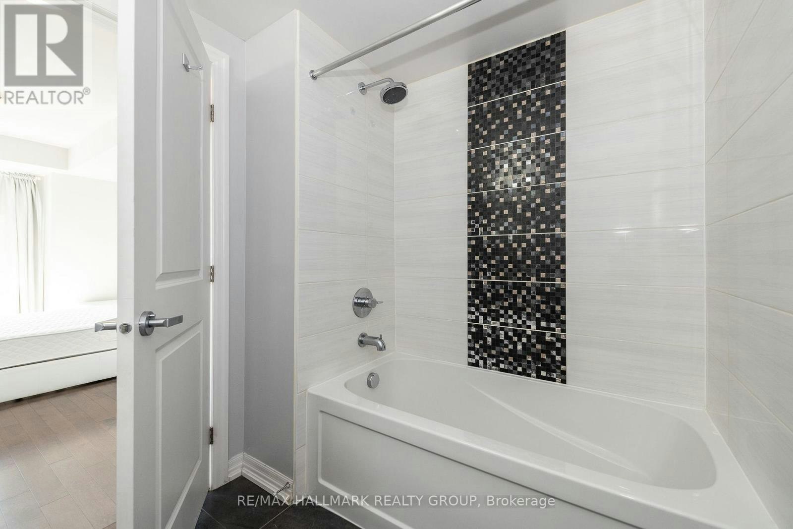 1602-195 Besserer Street, Ottawa, ON, K1N 0B6 - 19