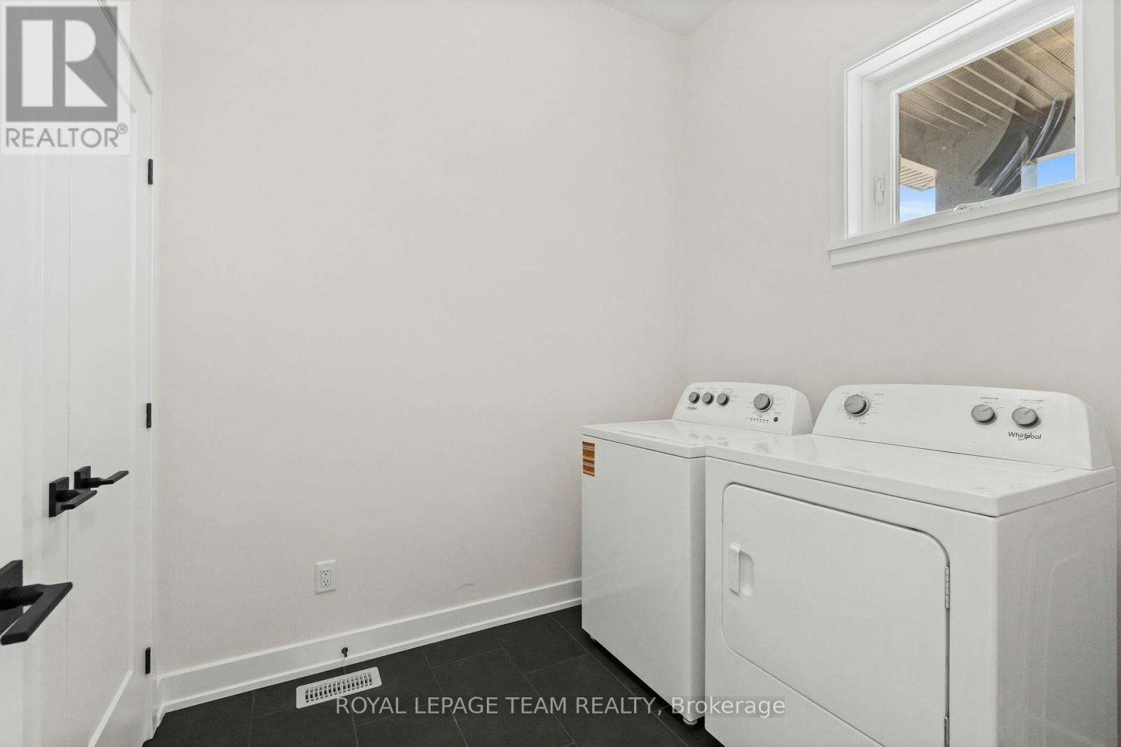 1031 Moore Street, Brockville, ON, K6V 7N1 - 4