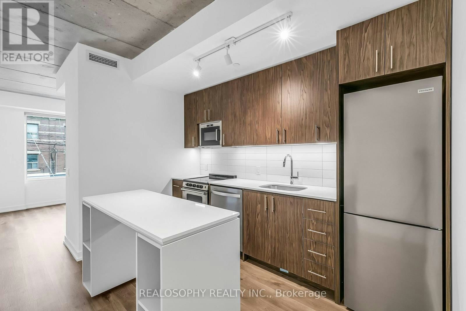 307-115 Larchmount Avenue, Toronto, ON, M4M 2Y6 - 3