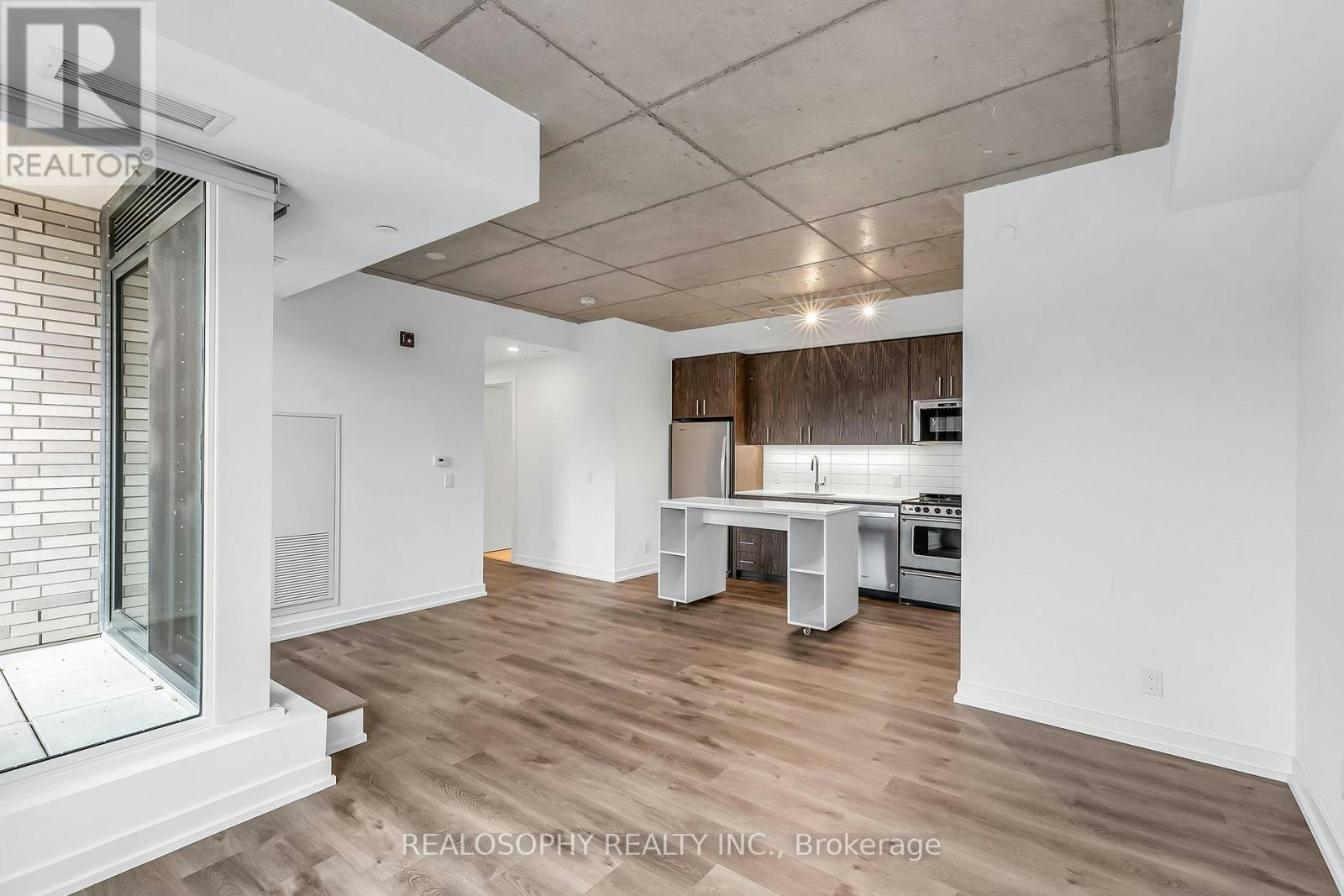 403-115 Larchmount Avenue, Toronto, ON, M4M 2Y6 - 2
