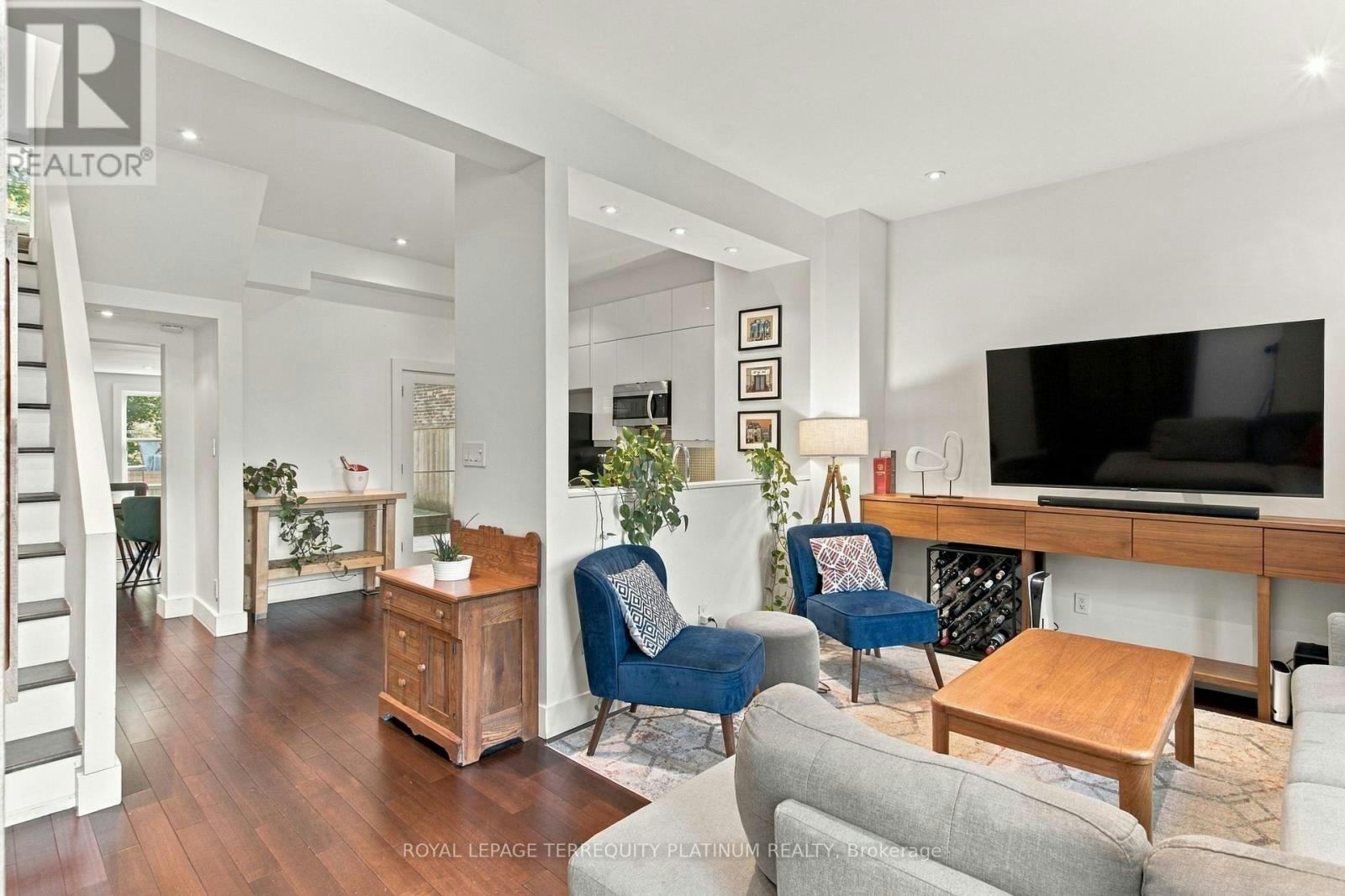 81 Boulton Avenue, Toronto, ON, M4M 2J4 - 4