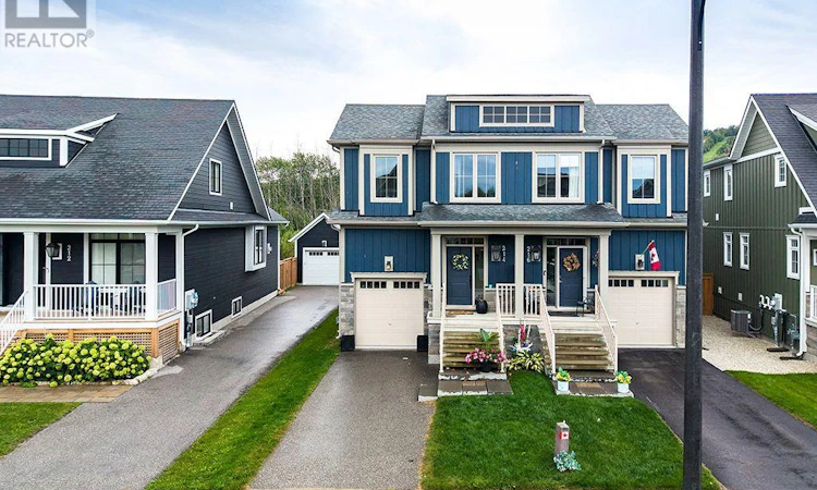 214 Yellow Birch Crescent