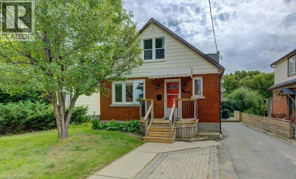 21 Waverly Road, Kitchener, ON, N2G 2E1