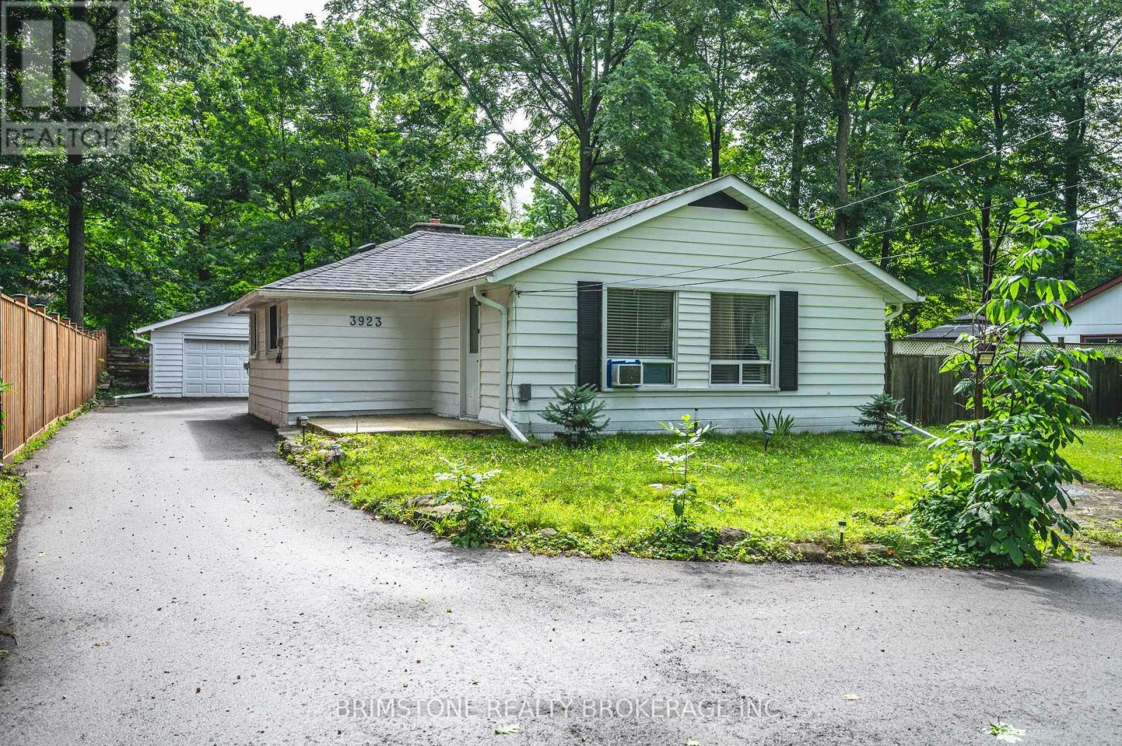 3923 Algonquin Avenue, Innisfil, ON, L9S 2M3