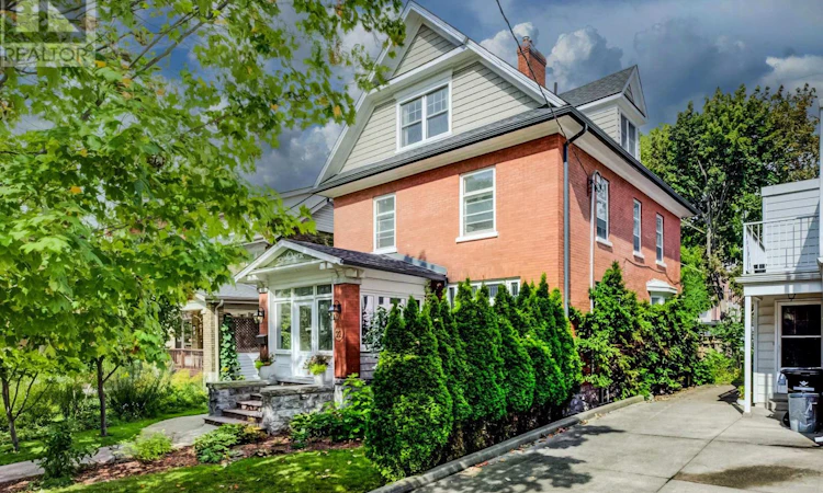 22 Maynard Avenue