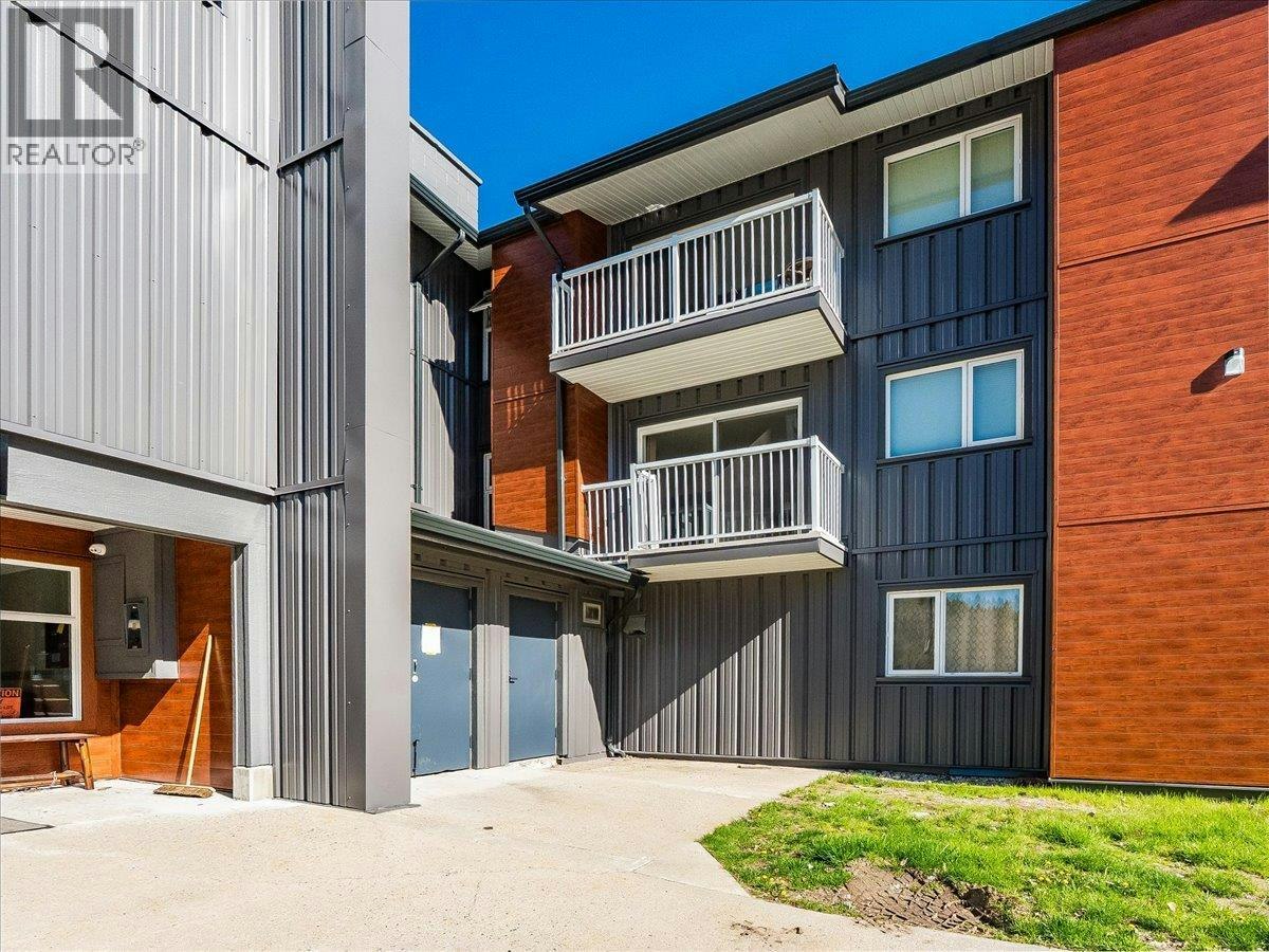 201-880 Wordsworth Avenue, Warfield, BC, V1R 2V9