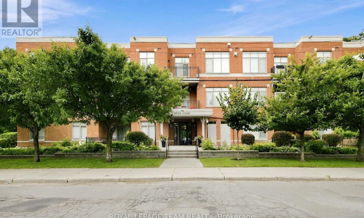 212-950 Marguerite Avenue