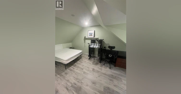 Main-74 Mcdougall Road, Waterloo, ON, N2L 2W5 - 9