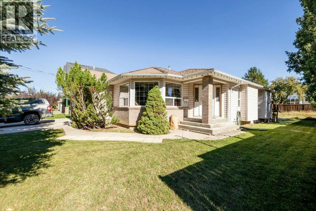 1122 11th Avenue, Fernie, BC, V0B 1M1