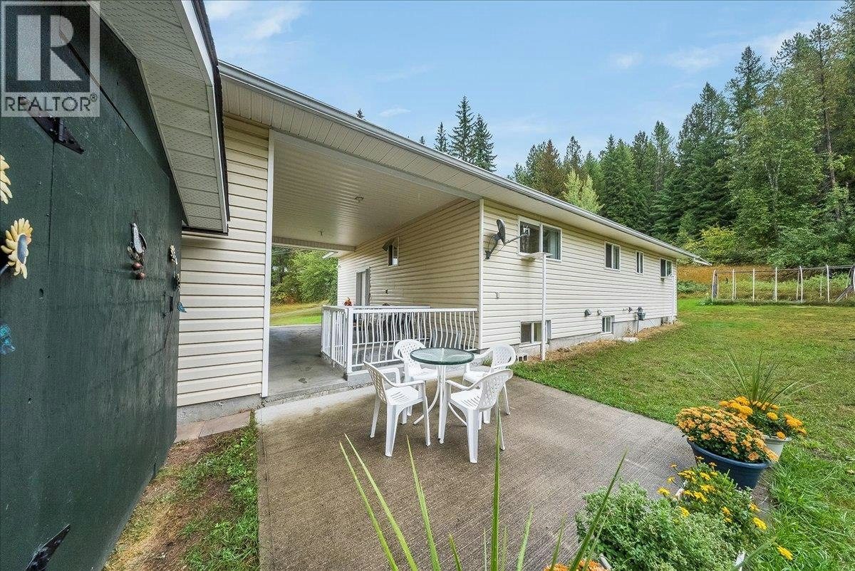 1764 Green Road, Fruitvale, BC, V0G 1L1 - 7