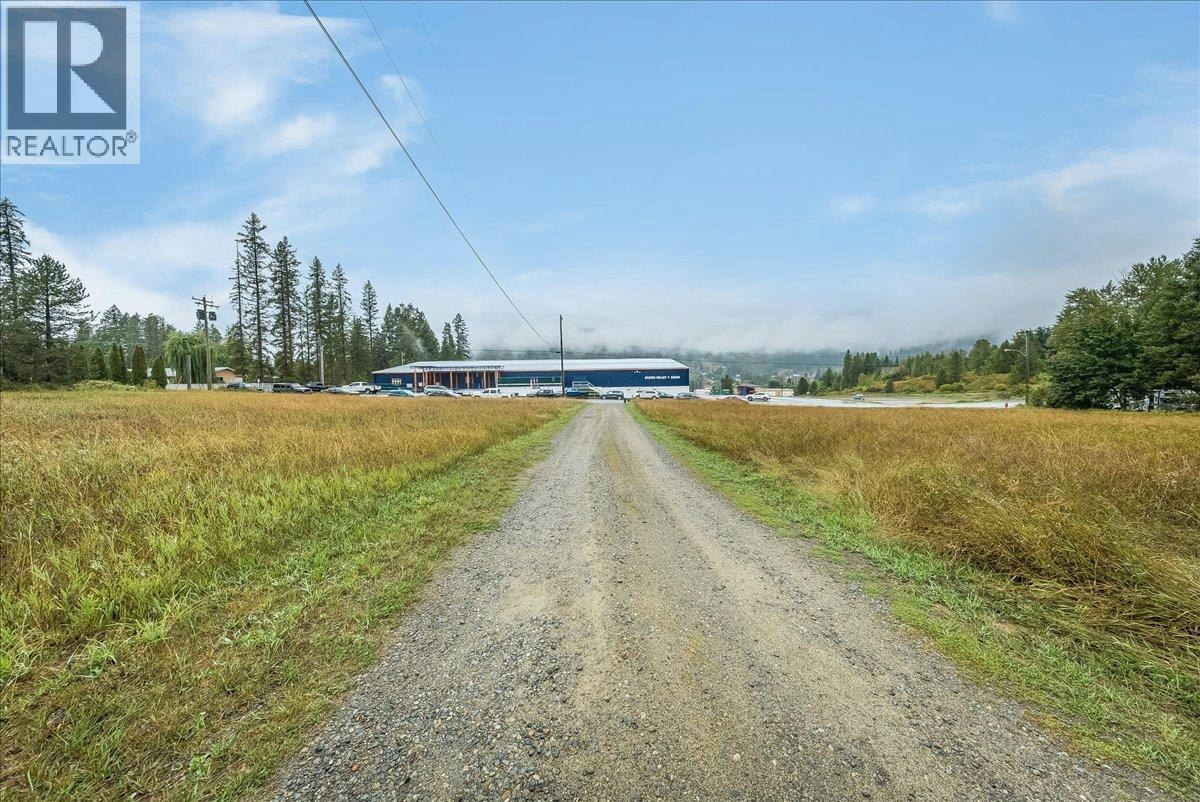 1764 Green Road, Fruitvale, BC, V0G 1L1 - 59