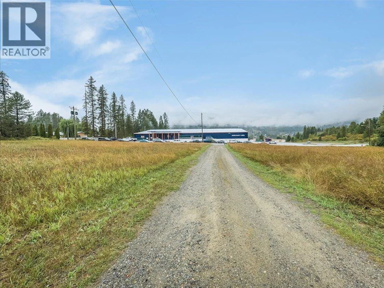 1764 Green Road, Fruitvale, BC, V0G 1L1 - 59