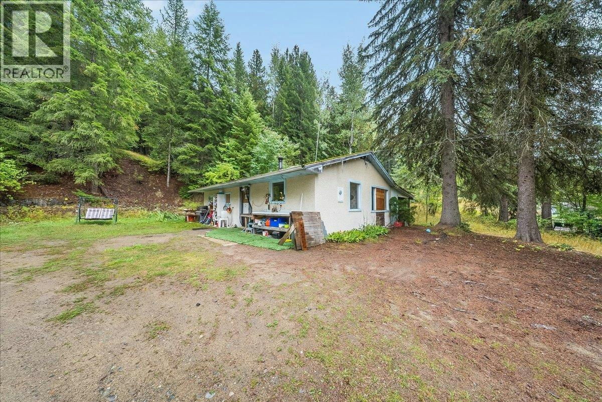 1764 Green Road, Fruitvale, BC, V0G 1L1 - 54