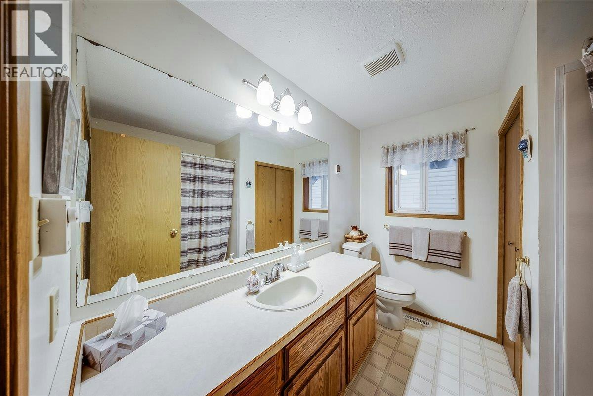 1764 Green Road, Fruitvale, BC, V0G 1L1 - 37