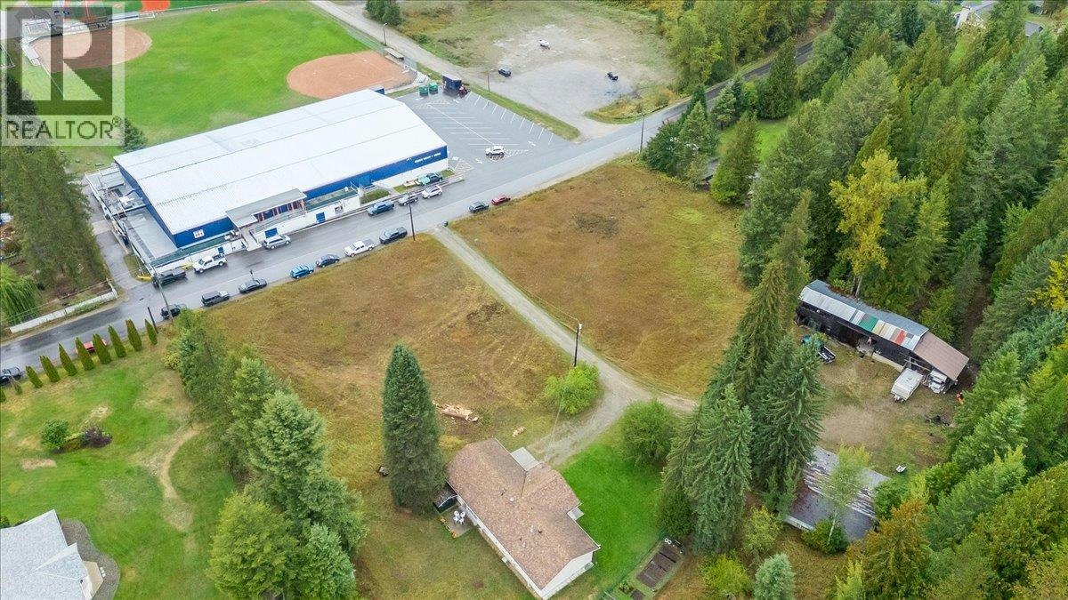 1764 Green Road, Fruitvale, BC, V0G 1L1 - 62