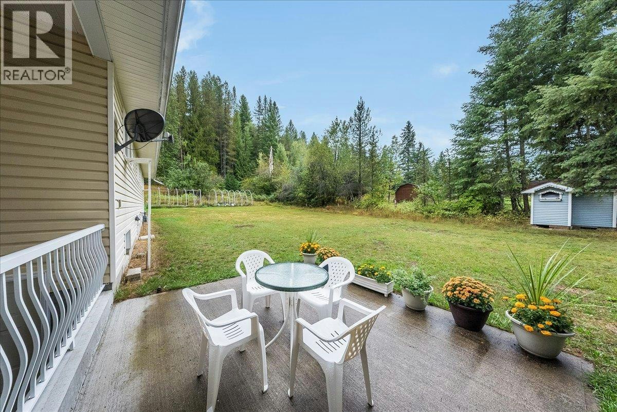 1764 Green Road, Fruitvale, BC, V0G 1L1 - 8