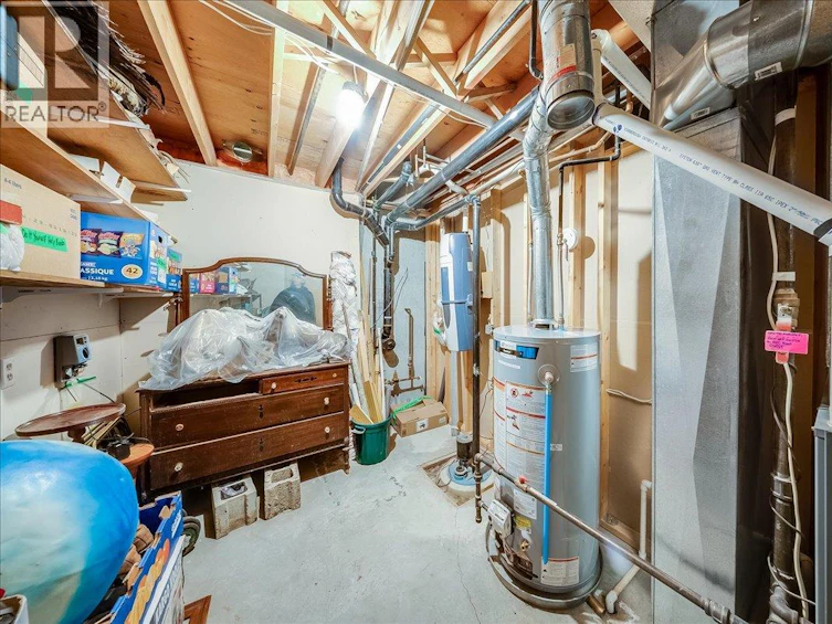 1764 Green Road, Fruitvale, BC, V0G 1L1 - 45