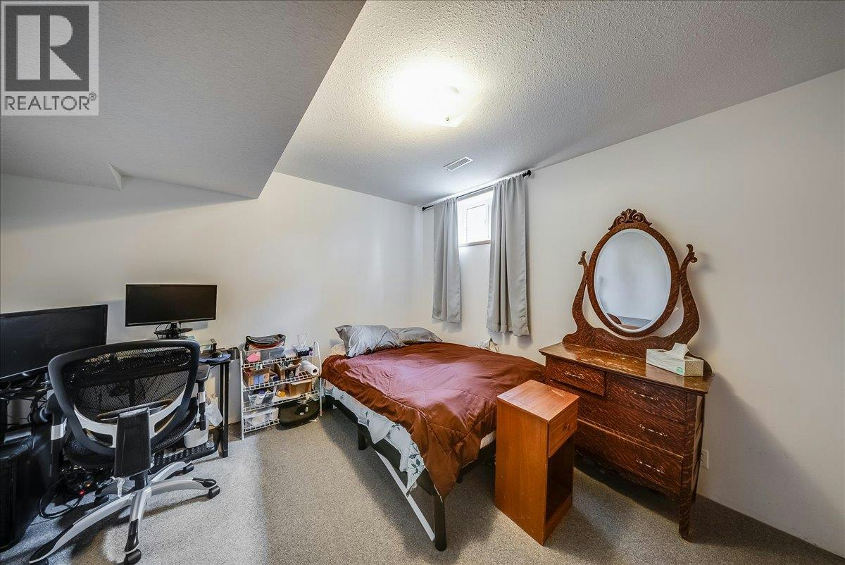1764 Green Road, Fruitvale, BC, V0G 1L1 - 41