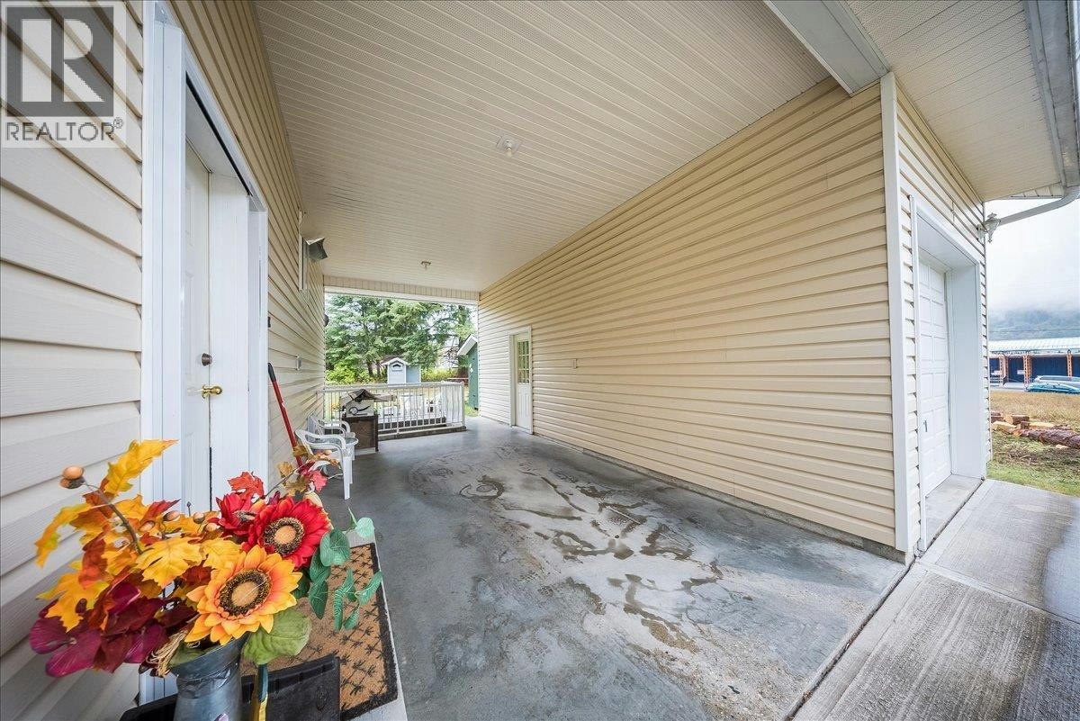 1764 Green Road, Fruitvale, BC, V0G 1L1 - 18